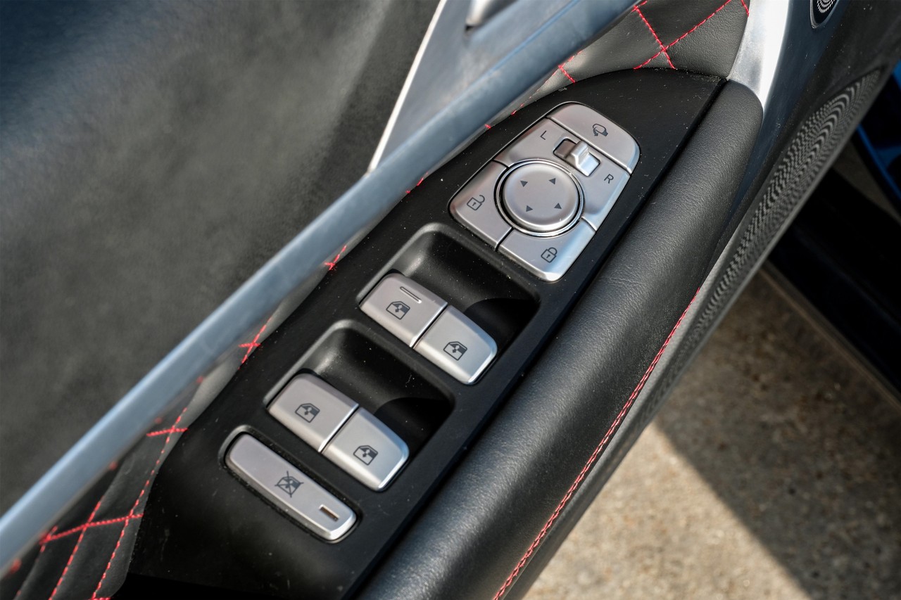 Genesis G70 Vehicle Main Gallery Image 39