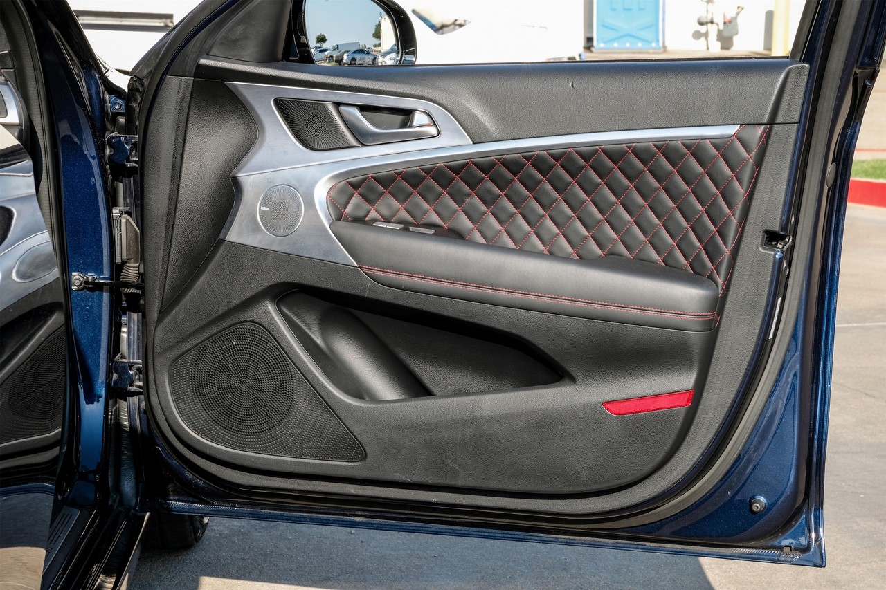 Genesis G70 Vehicle Main Gallery Image 40