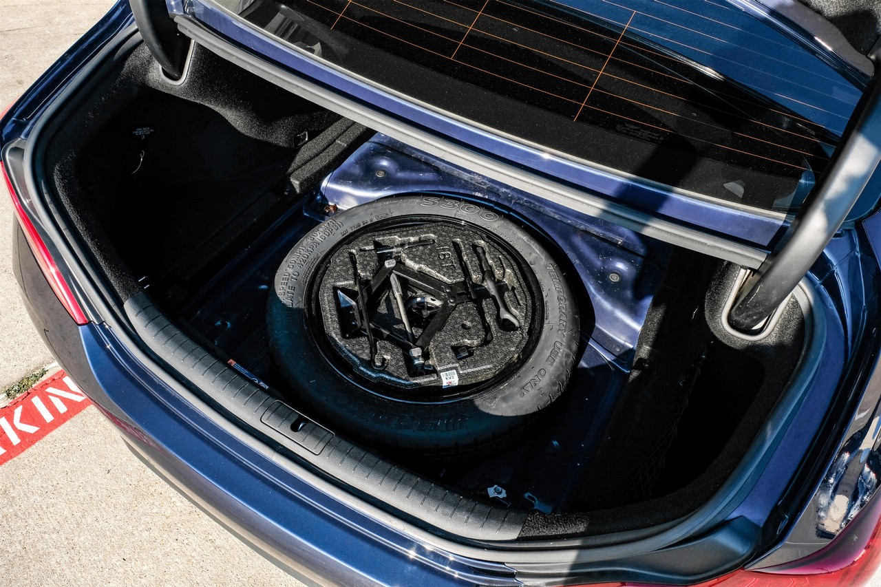 Genesis G70 Vehicle Main Gallery Image 45