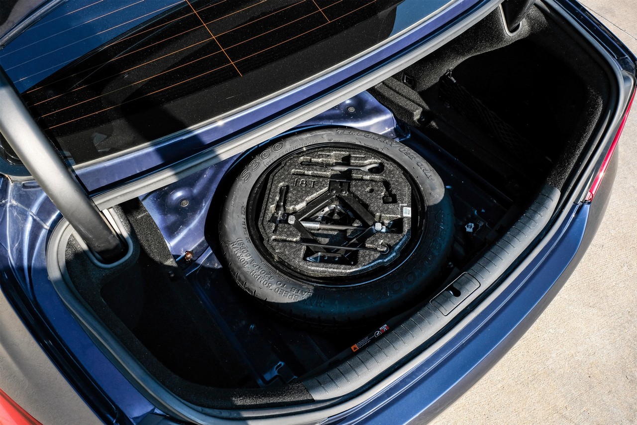 Genesis G70 Vehicle Main Gallery Image 46