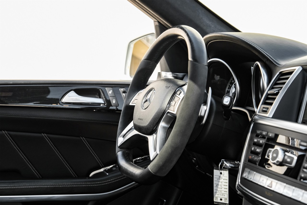 Mercedes-Benz GL-Class Vehicle Main Gallery Image 13