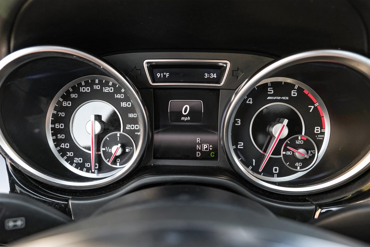 Mercedes-Benz GL-Class Vehicle Main Gallery Image 19