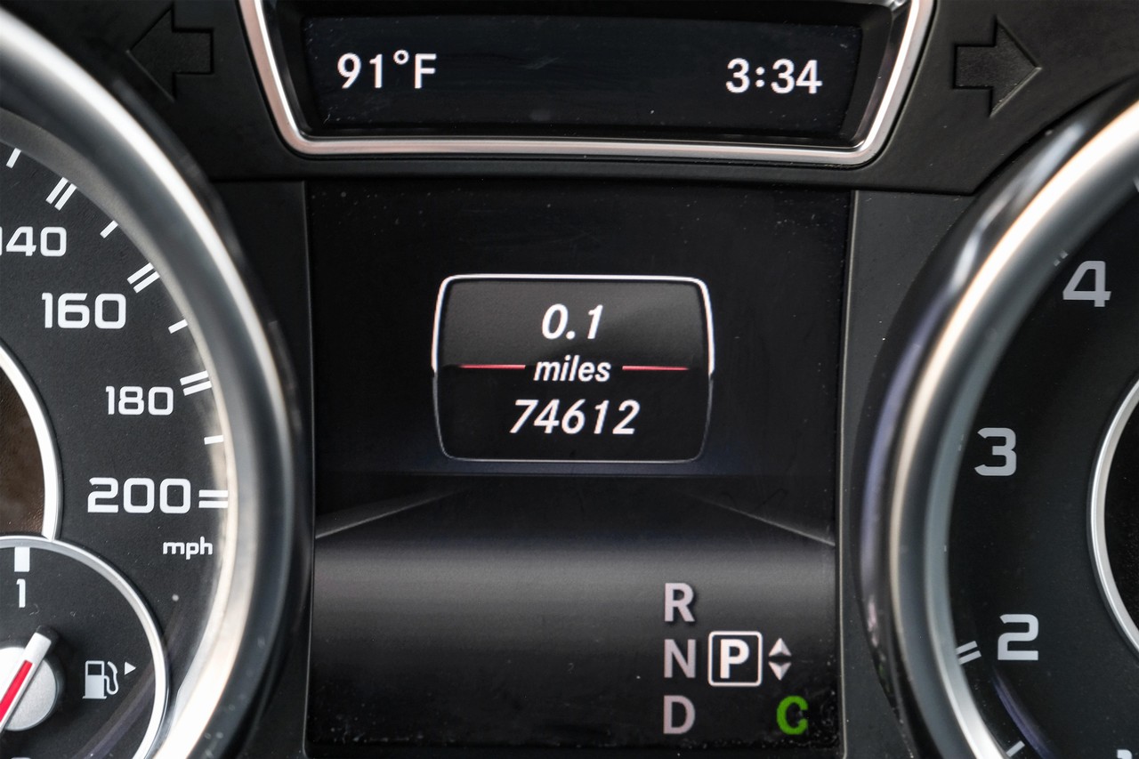 Mercedes-Benz GL-Class Vehicle Main Gallery Image 20