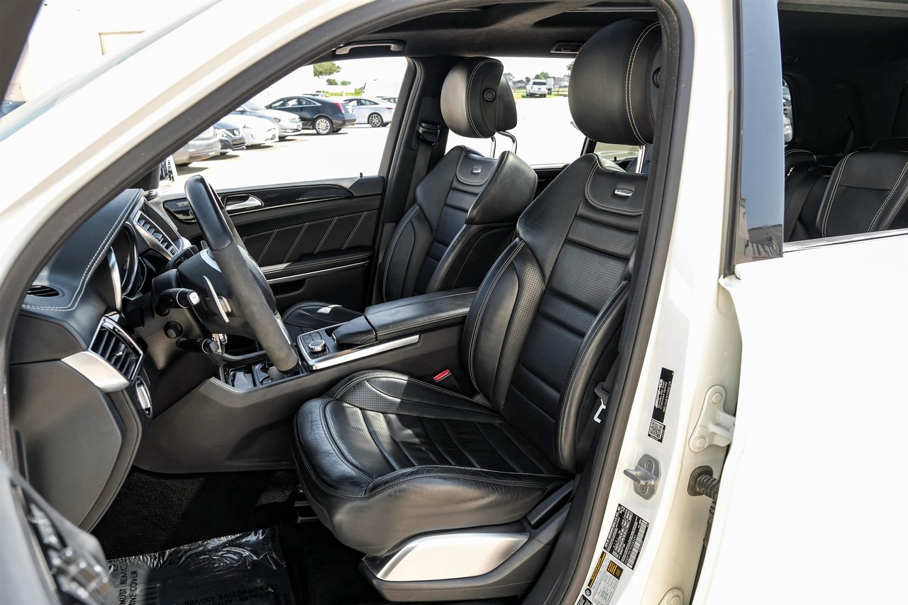 Mercedes-Benz GL-Class Vehicle Main Gallery Image 30