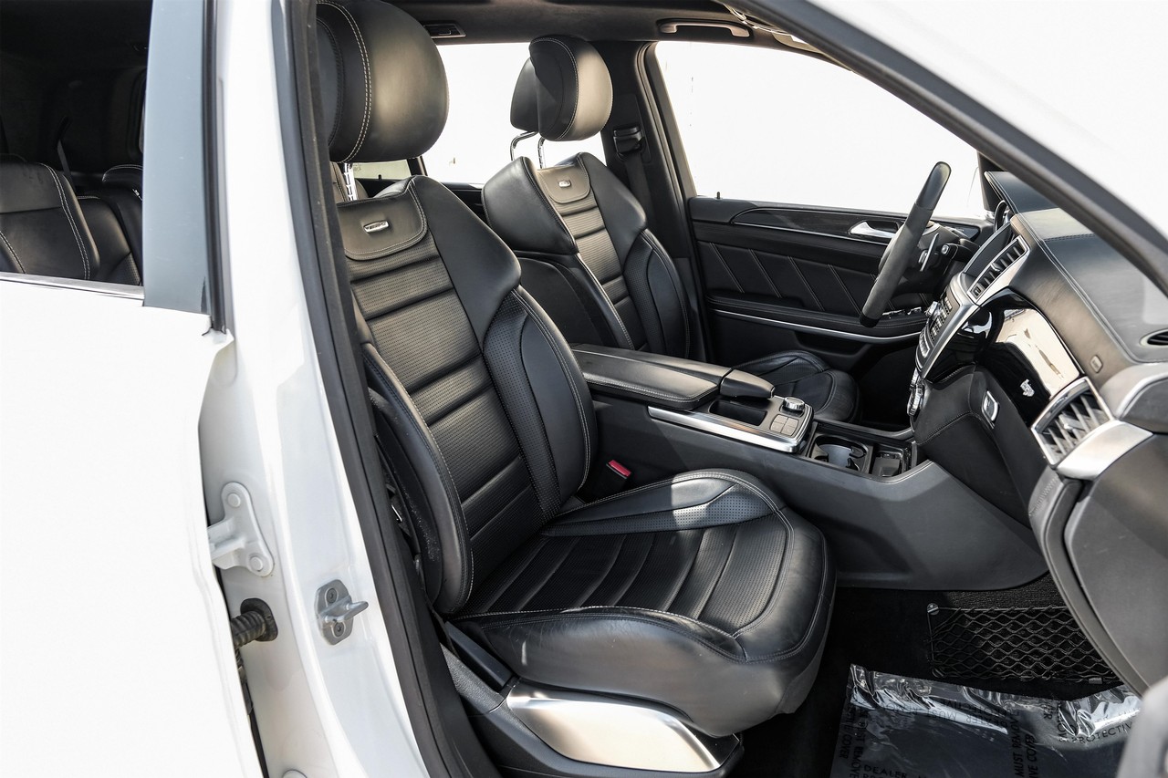 Mercedes-Benz GL-Class Vehicle Main Gallery Image 32