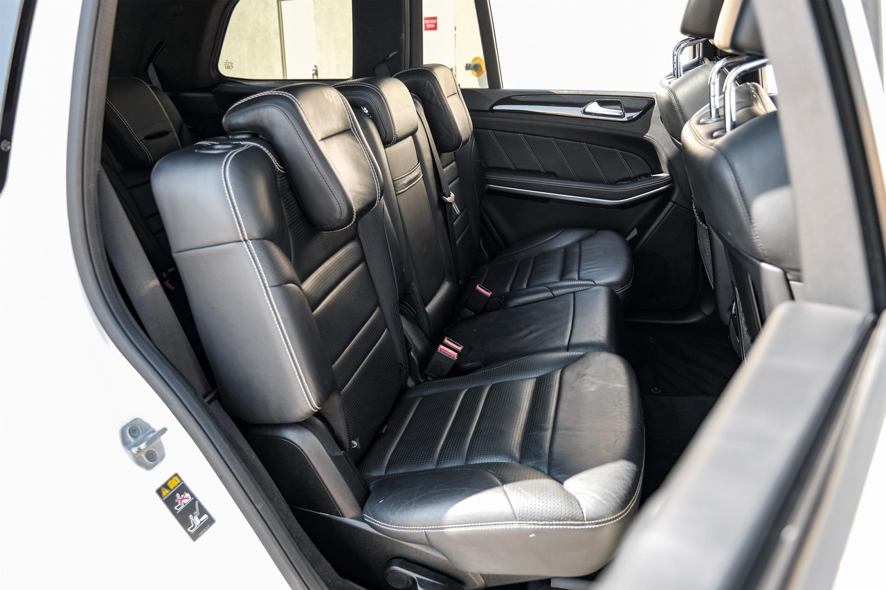 Mercedes-Benz GL-Class Vehicle Main Gallery Image 33