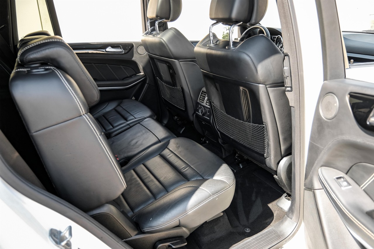 Mercedes-Benz GL-Class Vehicle Main Gallery Image 34