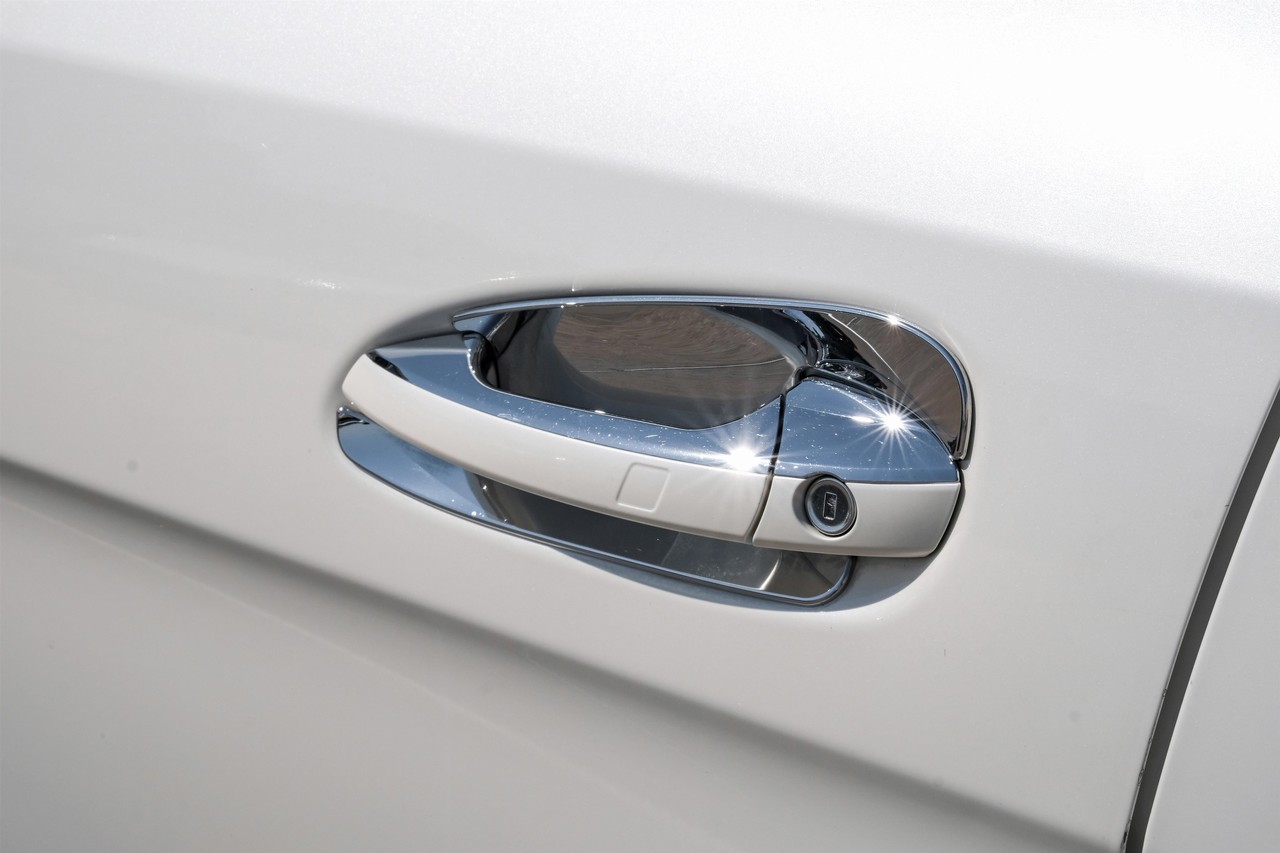 Mercedes-Benz GL-Class Vehicle Main Gallery Image 38