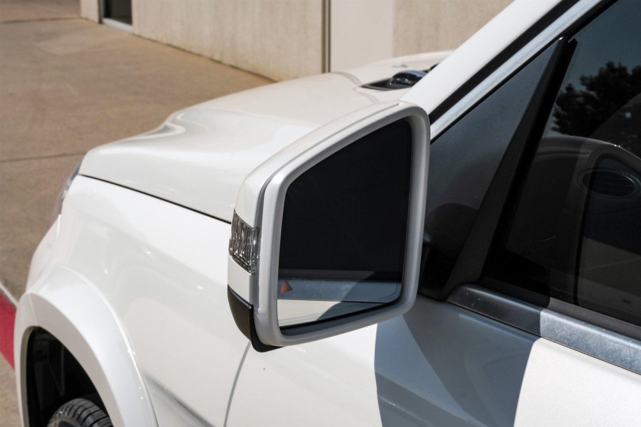 Mercedes-Benz GL-Class Vehicle Main Gallery Image 39