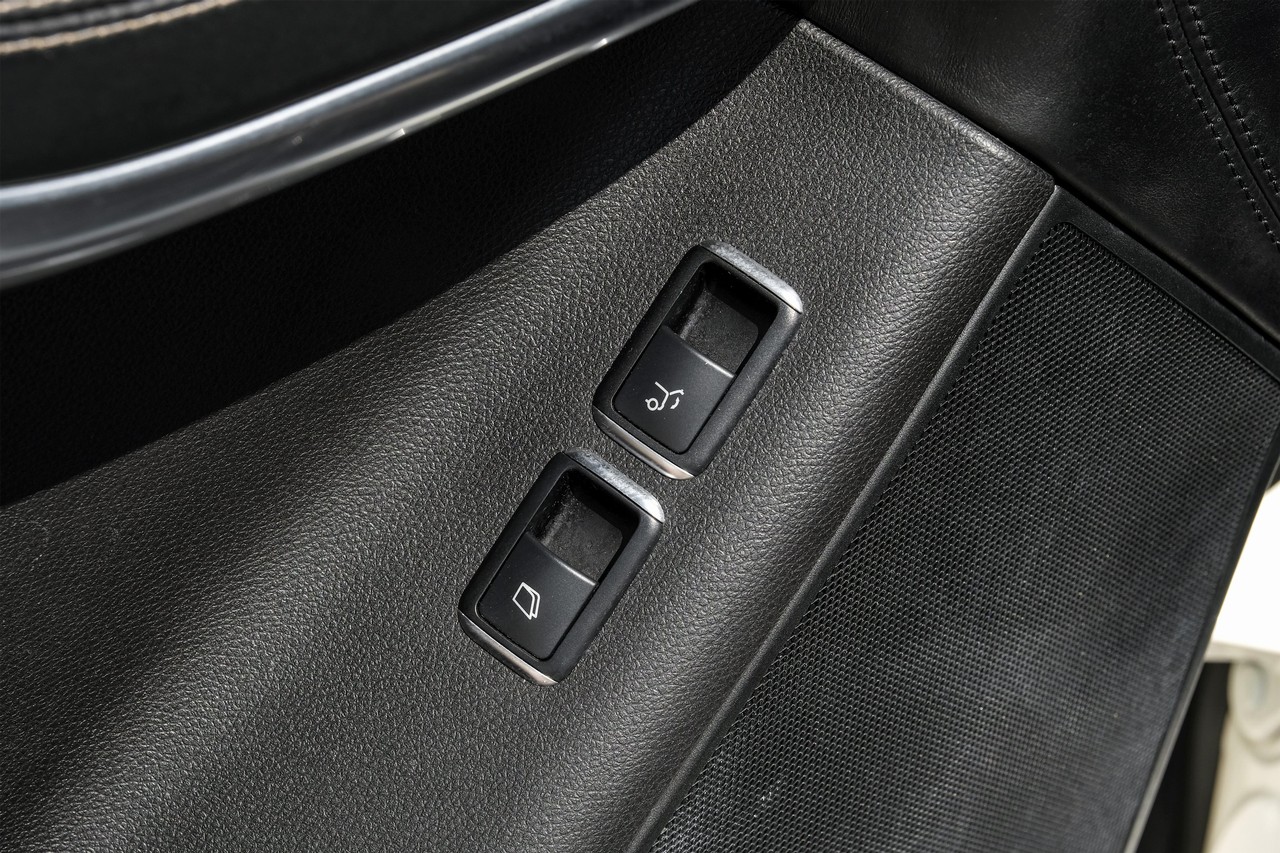 Mercedes-Benz GL-Class Vehicle Main Gallery Image 42