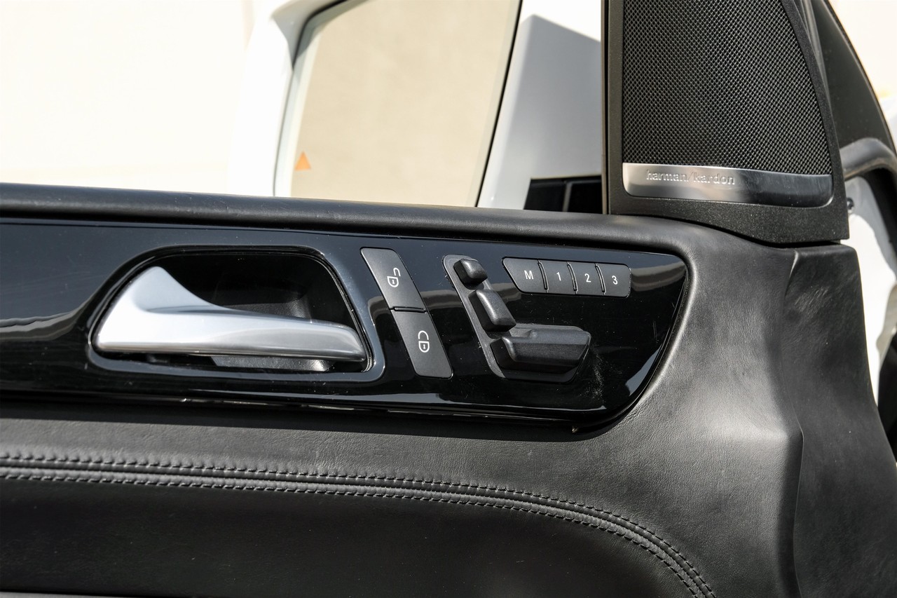 Mercedes-Benz GL-Class Vehicle Main Gallery Image 43
