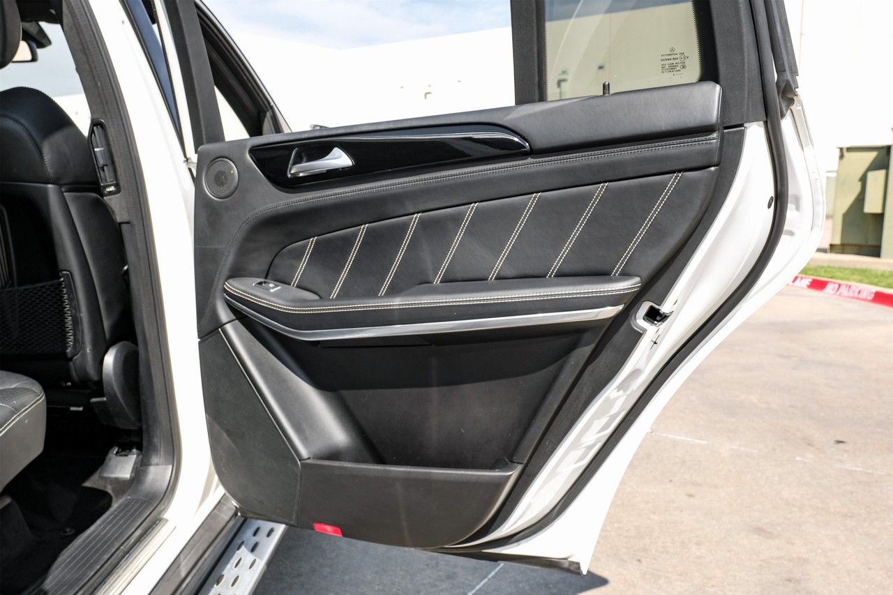 Mercedes-Benz GL-Class Vehicle Main Gallery Image 46