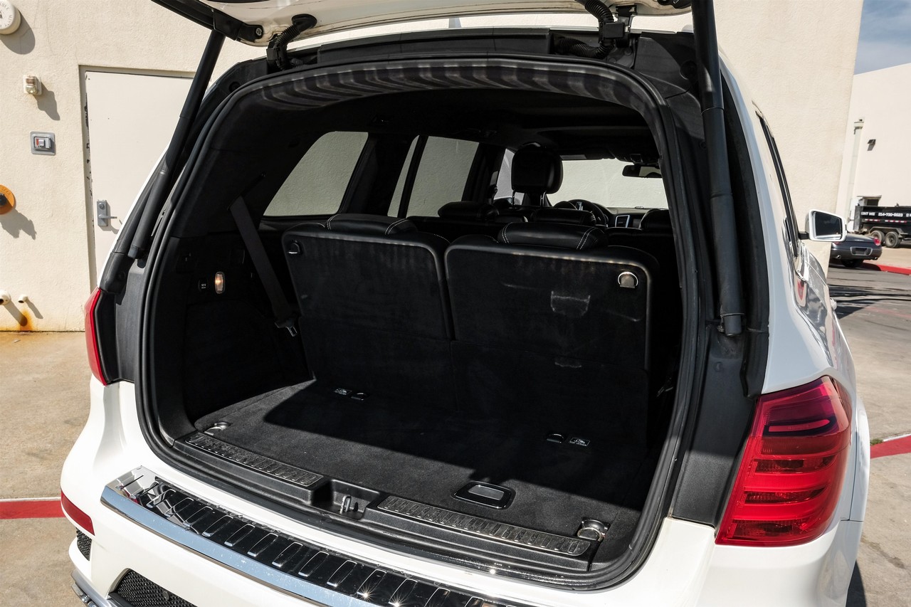 Mercedes-Benz GL-Class Vehicle Main Gallery Image 48