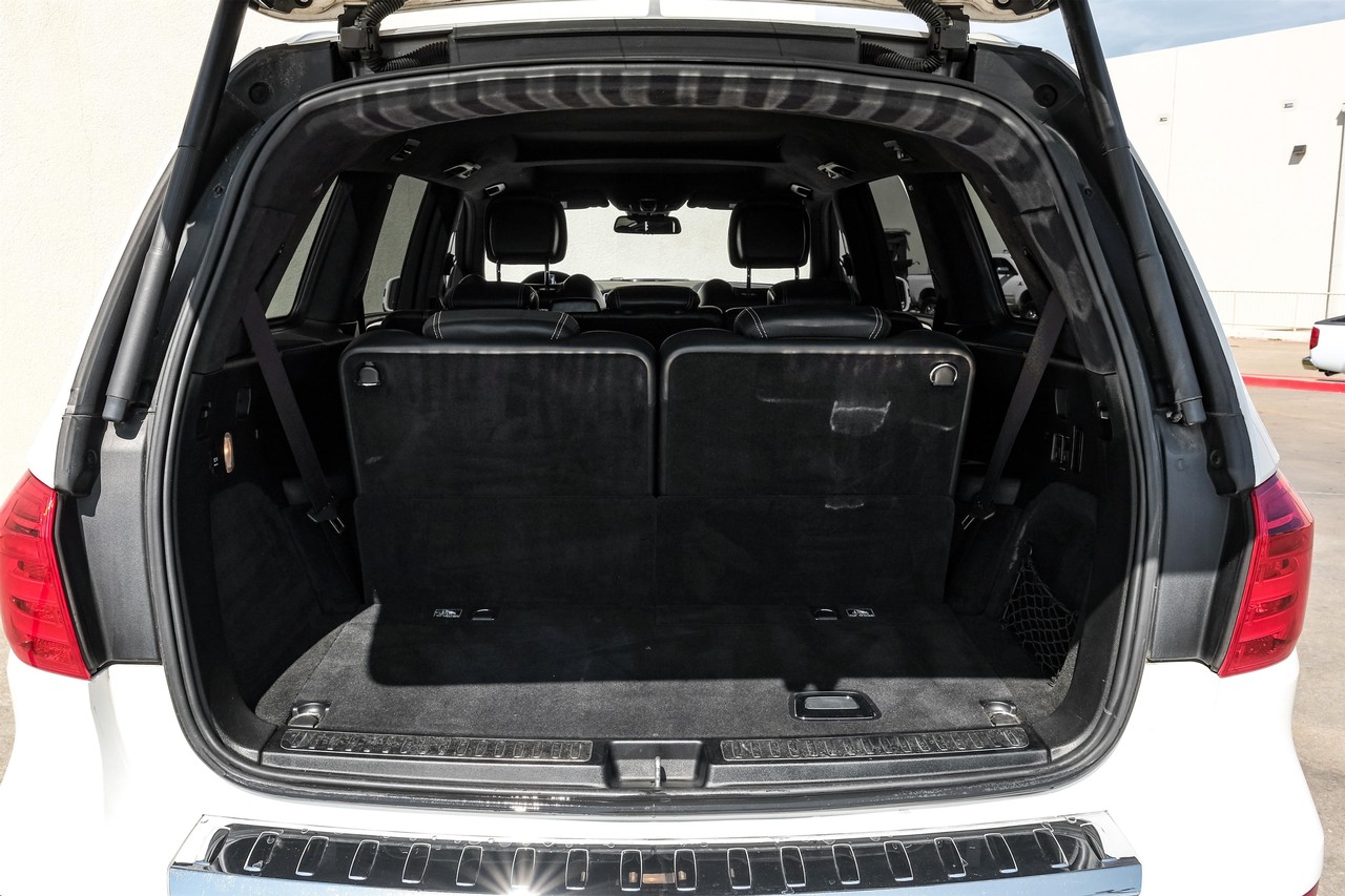 Mercedes-Benz GL-Class Vehicle Main Gallery Image 49