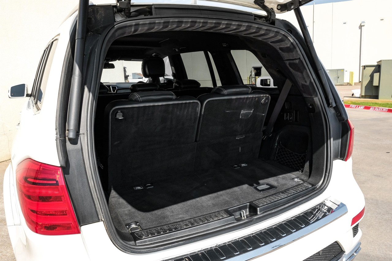 Mercedes-Benz GL-Class Vehicle Main Gallery Image 50