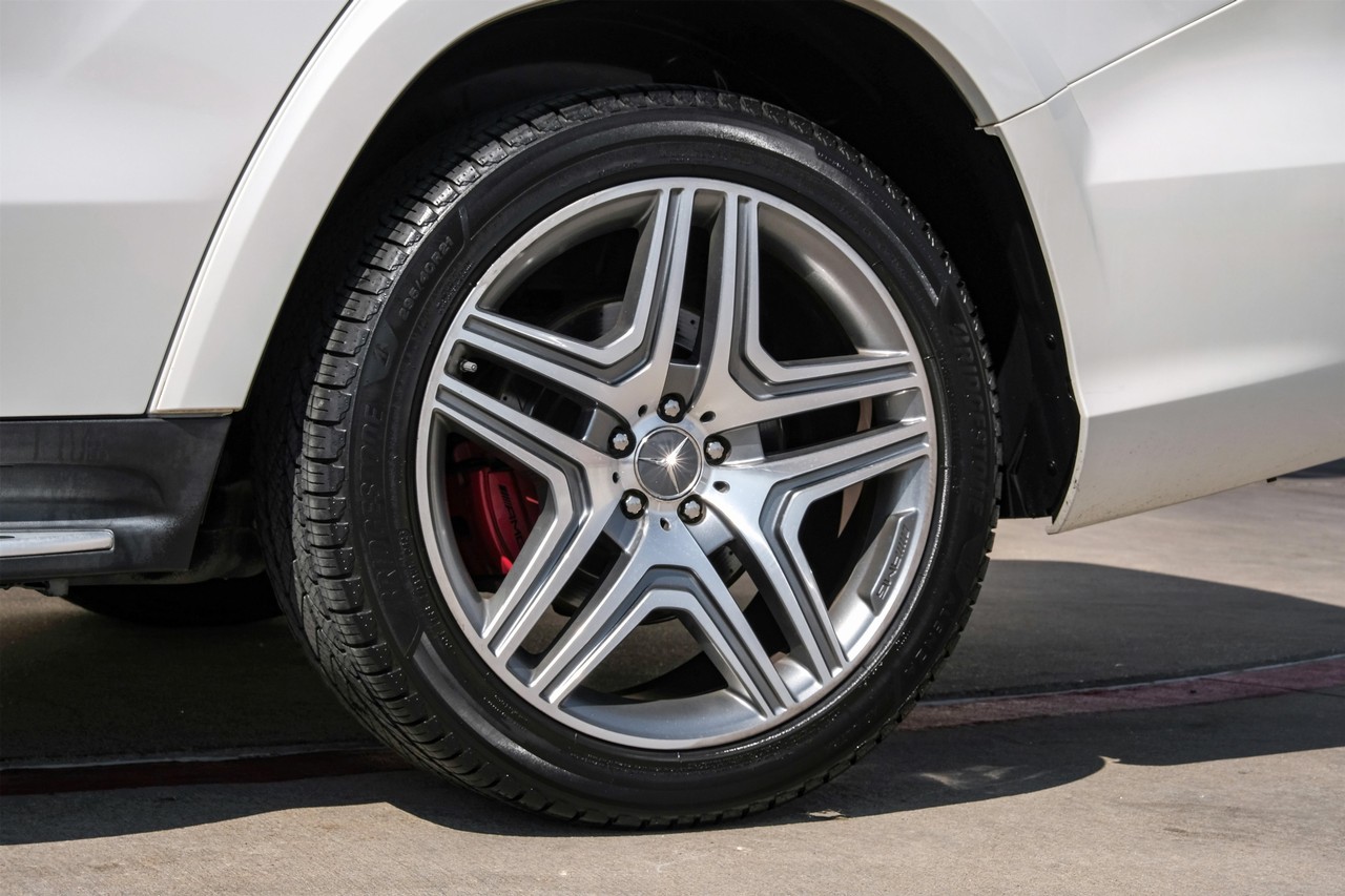 Mercedes-Benz GL-Class Vehicle Main Gallery Image 54