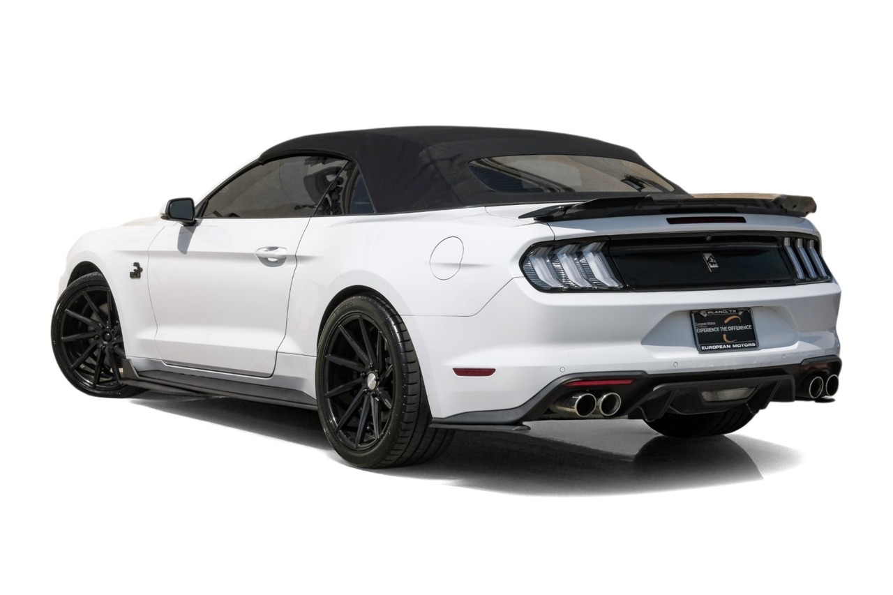 Ford Mustang Vehicle Main Gallery Image 11