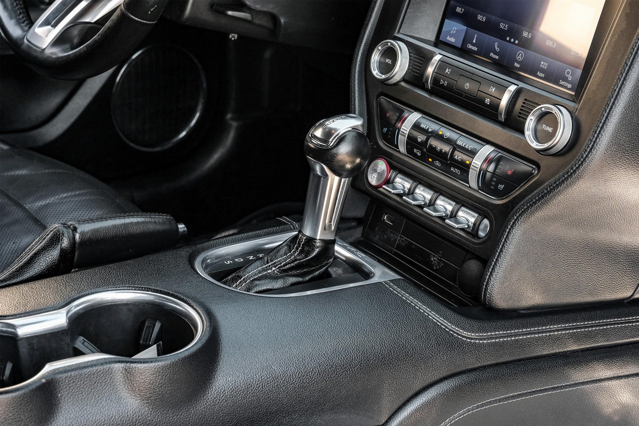 Ford Mustang Vehicle Main Gallery Image 21