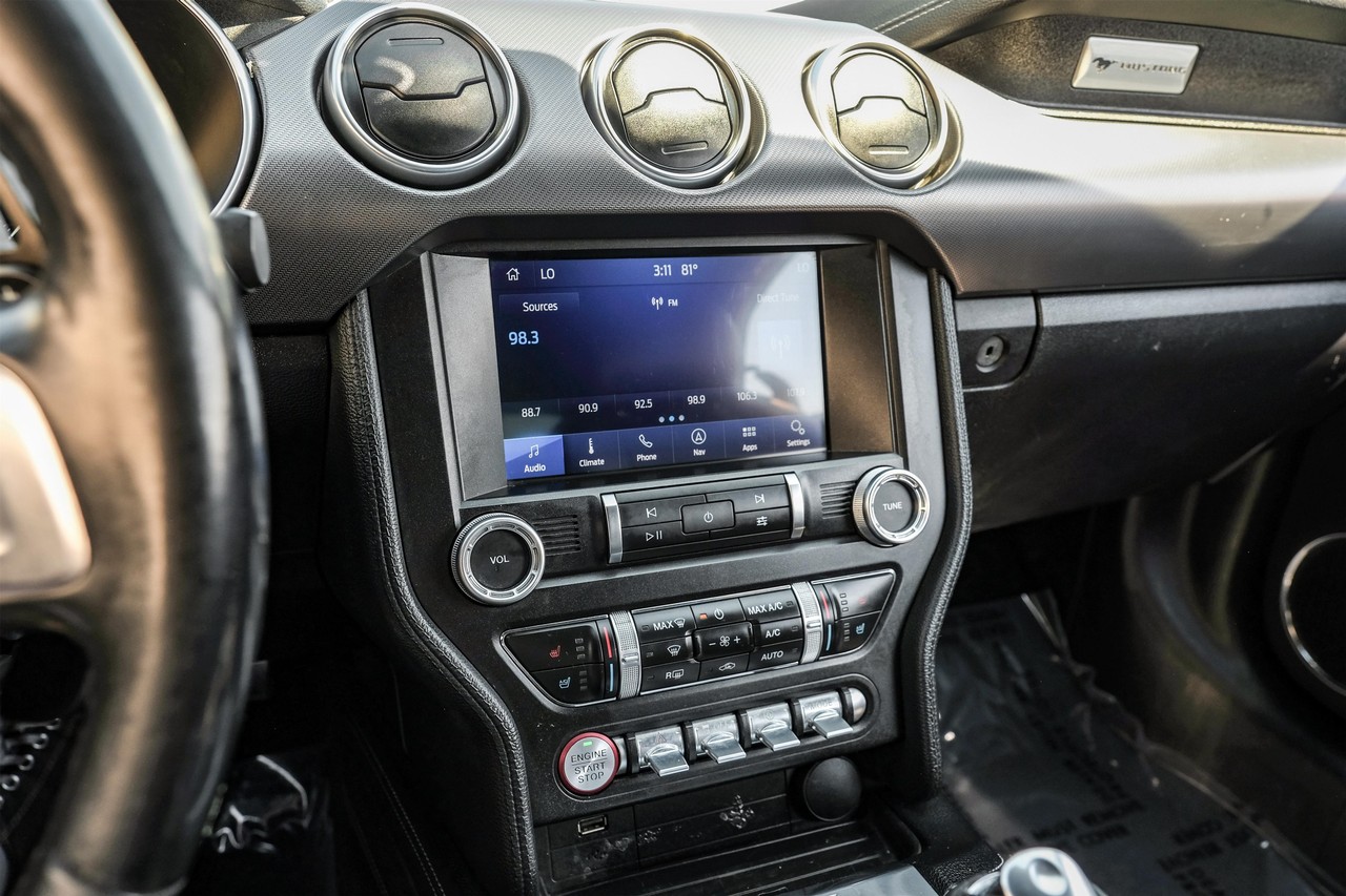 Ford Mustang Vehicle Main Gallery Image 23