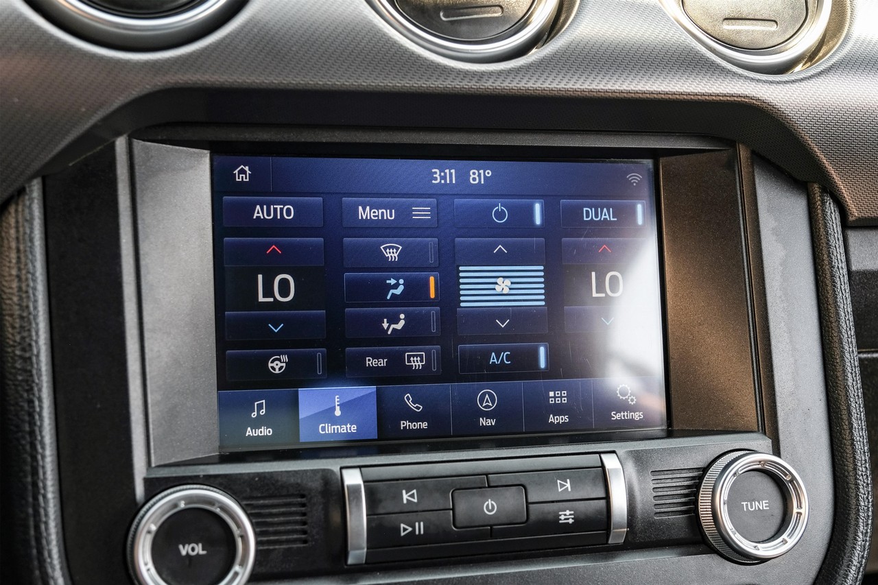 Ford Mustang Vehicle Main Gallery Image 29