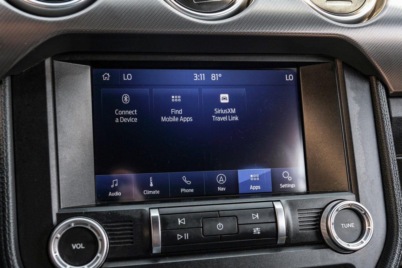 Ford Mustang Vehicle Main Gallery Image 32