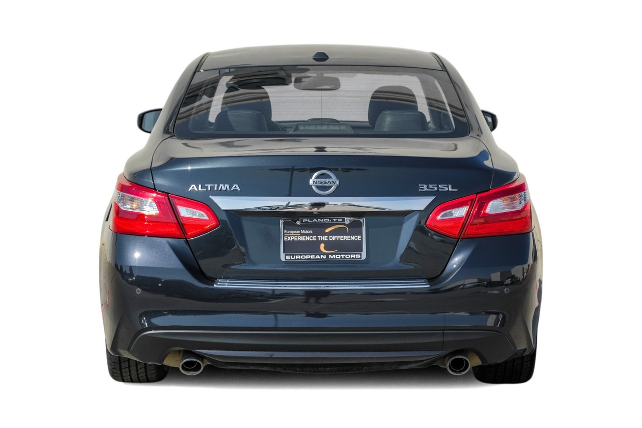 Nissan Altima Vehicle Main Gallery Image 10