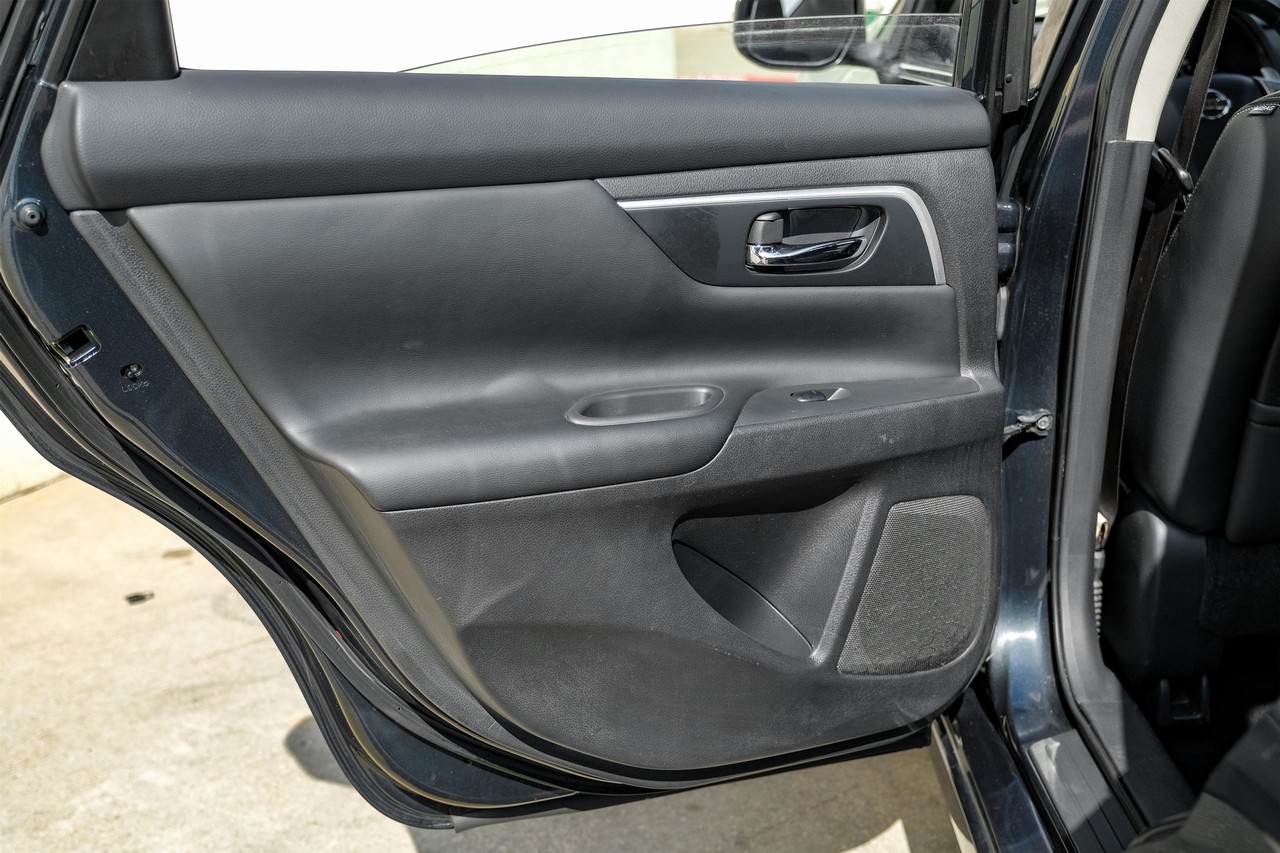 Nissan Altima Vehicle Main Gallery Image 44