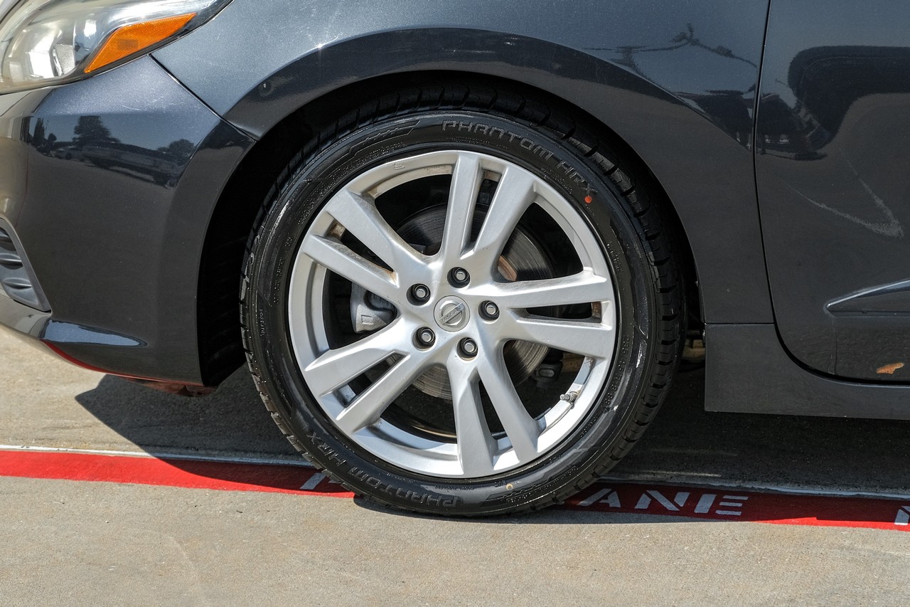 Nissan Altima Vehicle Main Gallery Image 52