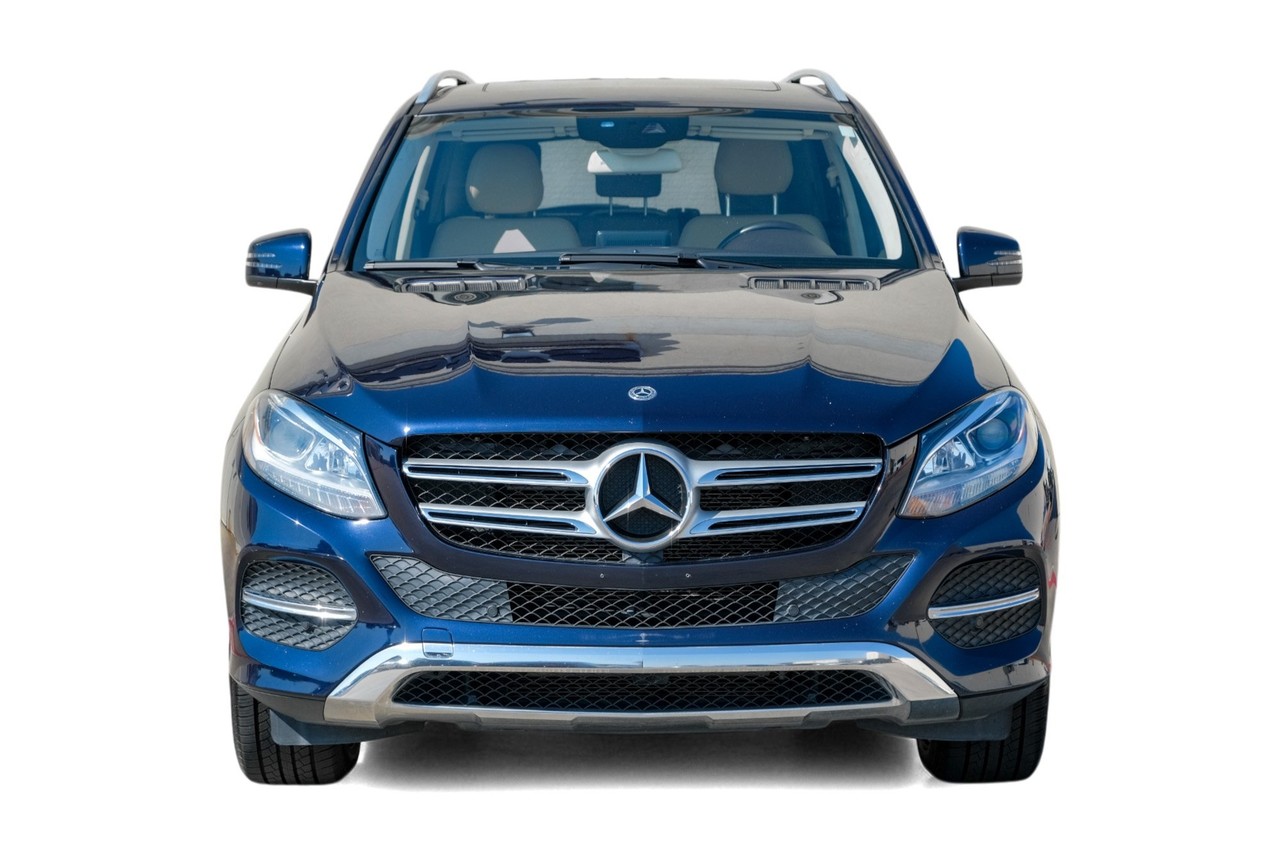 Mercedes-Benz GLE Vehicle Main Gallery Image 06