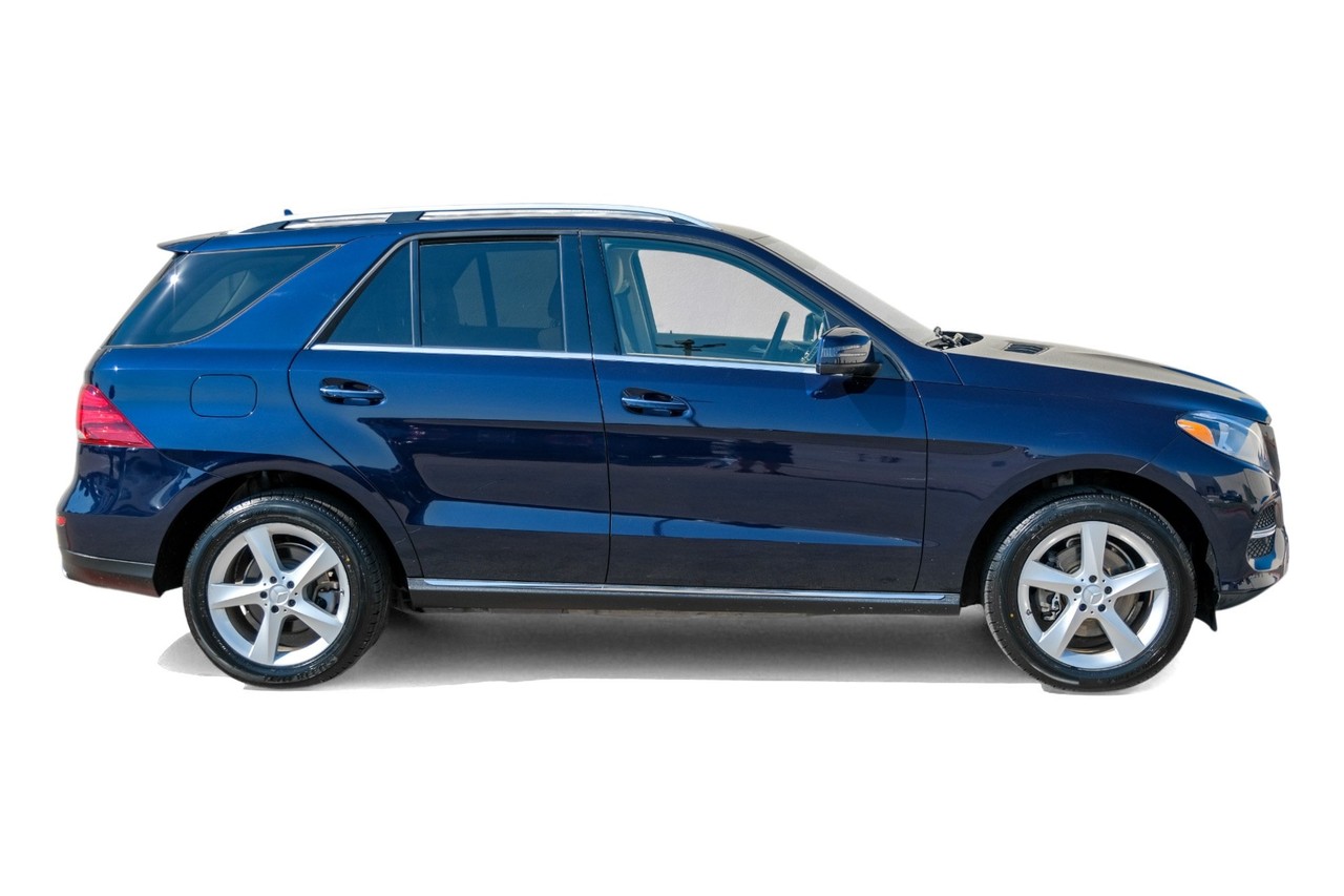 Mercedes-Benz GLE Vehicle Main Gallery Image 08