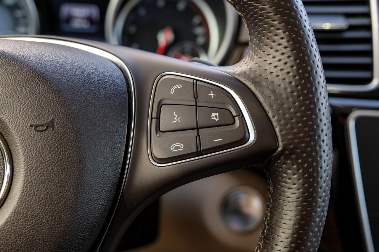 Mercedes-Benz GLE Vehicle Main Gallery Image 18