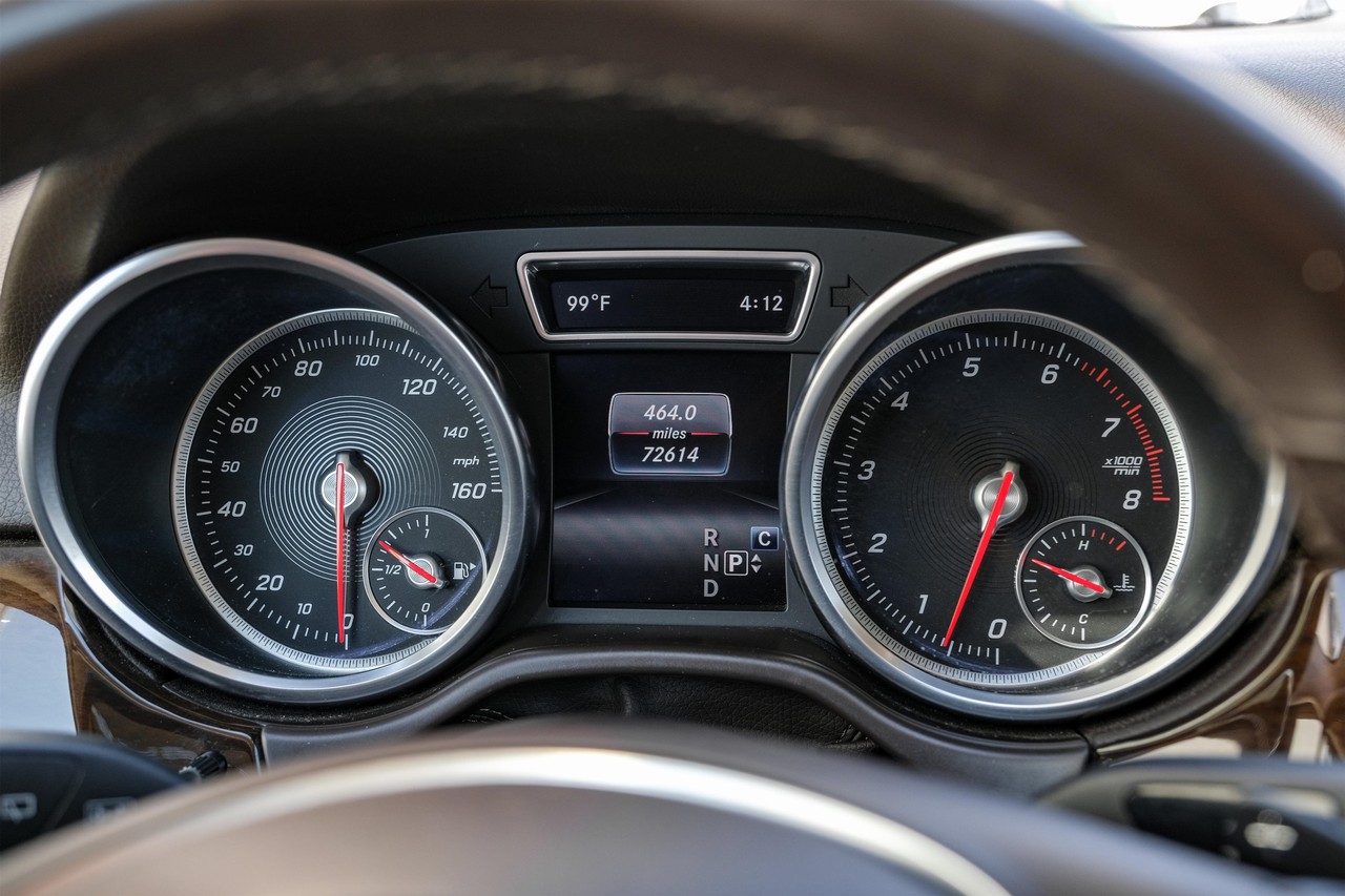 Mercedes-Benz GLE Vehicle Main Gallery Image 19