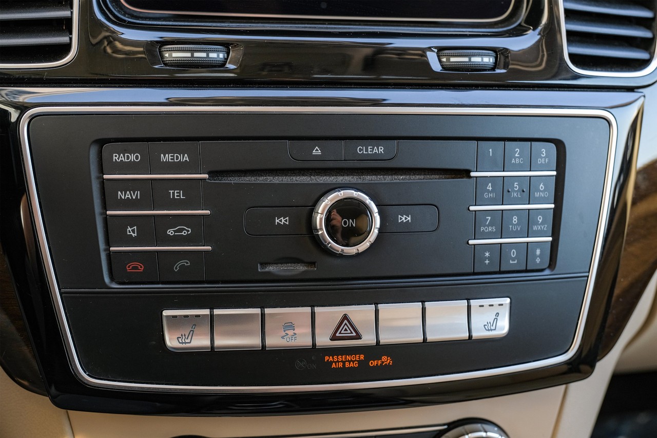 Mercedes-Benz GLE Vehicle Main Gallery Image 27