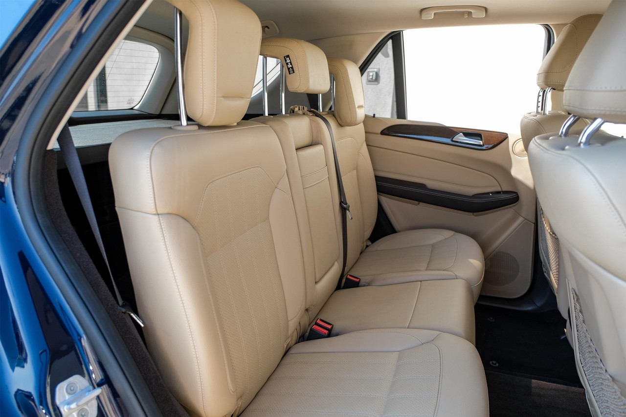 Mercedes-Benz GLE Vehicle Main Gallery Image 36