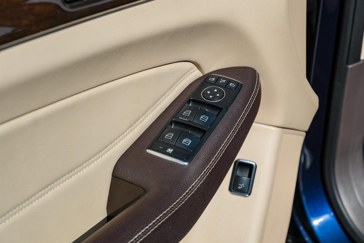 Mercedes-Benz GLE Vehicle Main Gallery Image 43