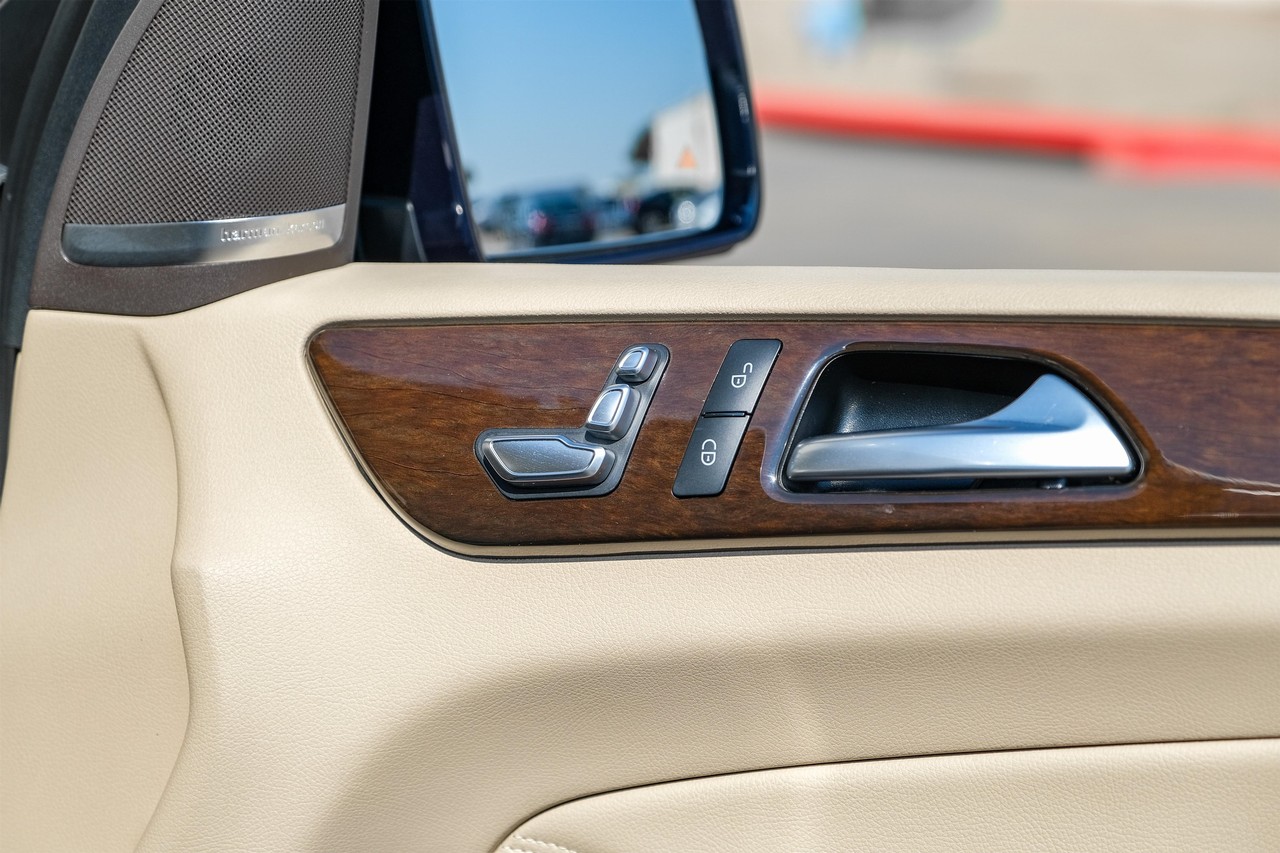 Mercedes-Benz GLE Vehicle Main Gallery Image 44