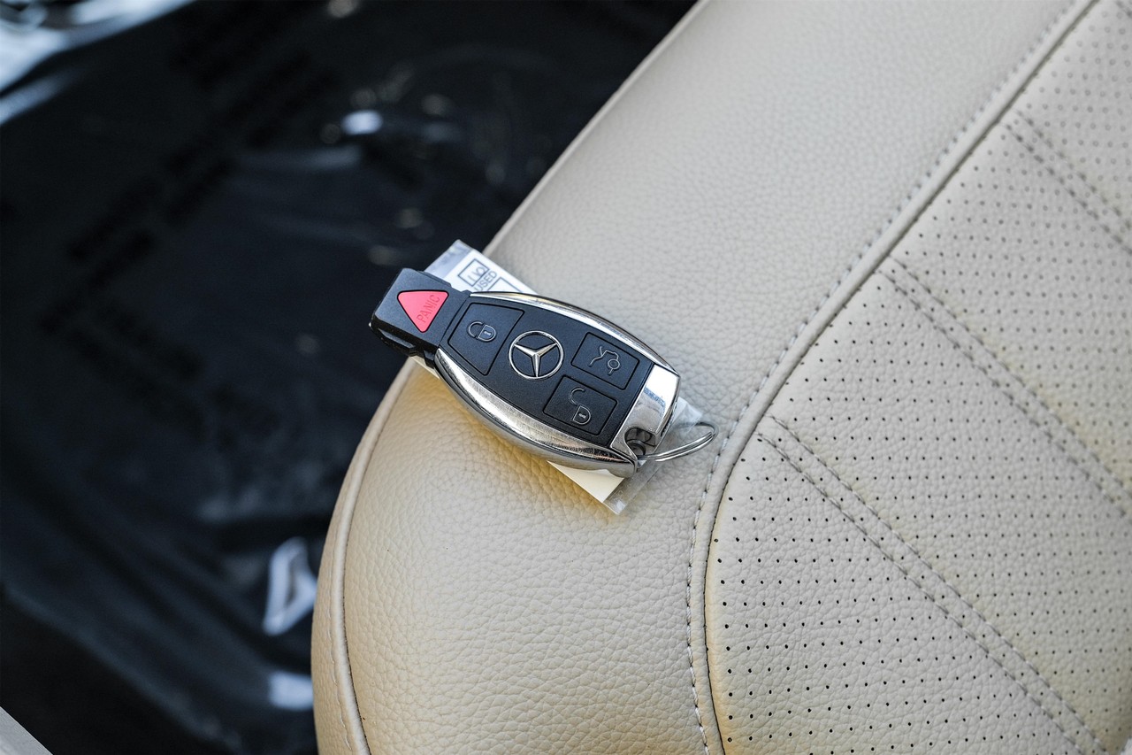 Mercedes-Benz GLE Vehicle Main Gallery Image 57