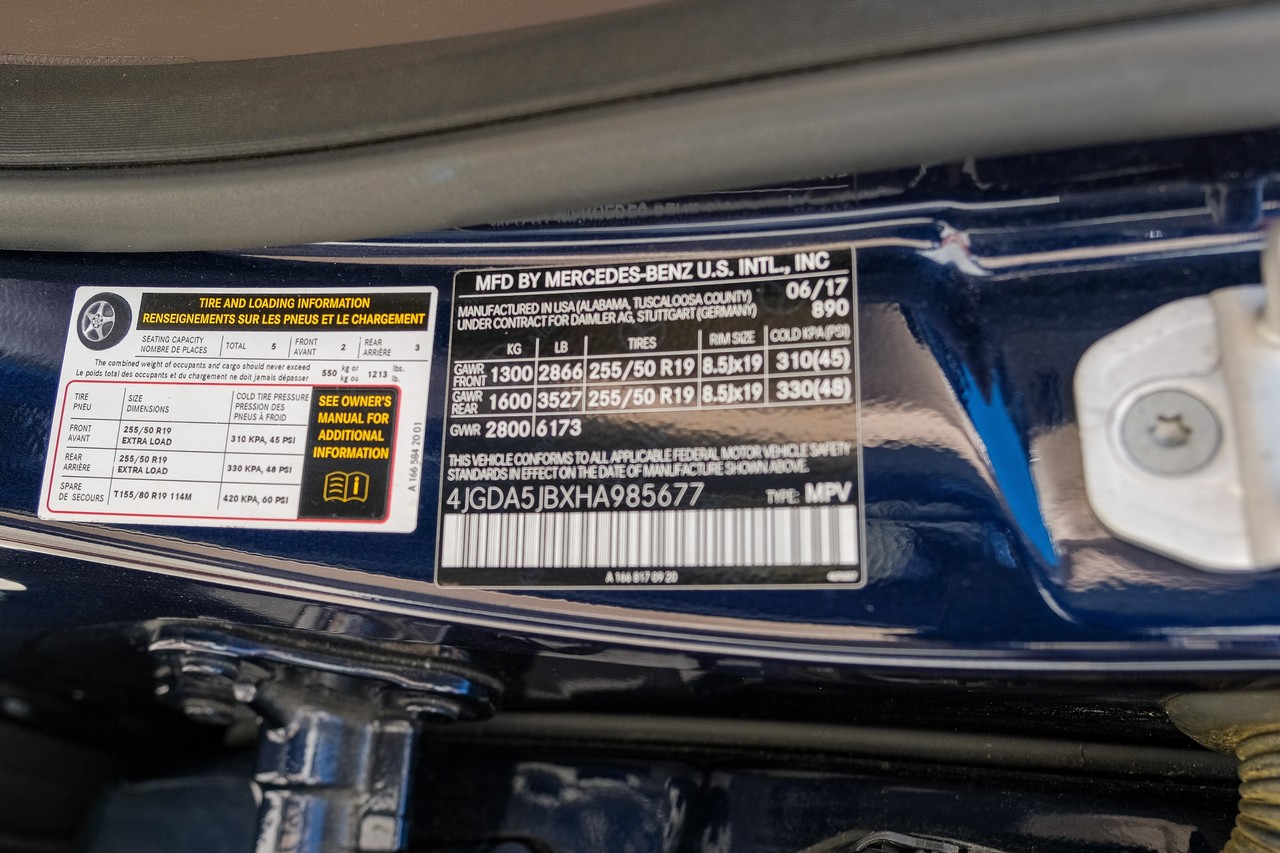 Mercedes-Benz GLE Vehicle Main Gallery Image 58
