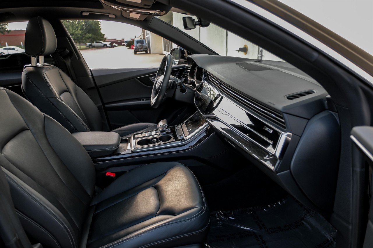 Audi Q8 Vehicle Main Gallery Image 32