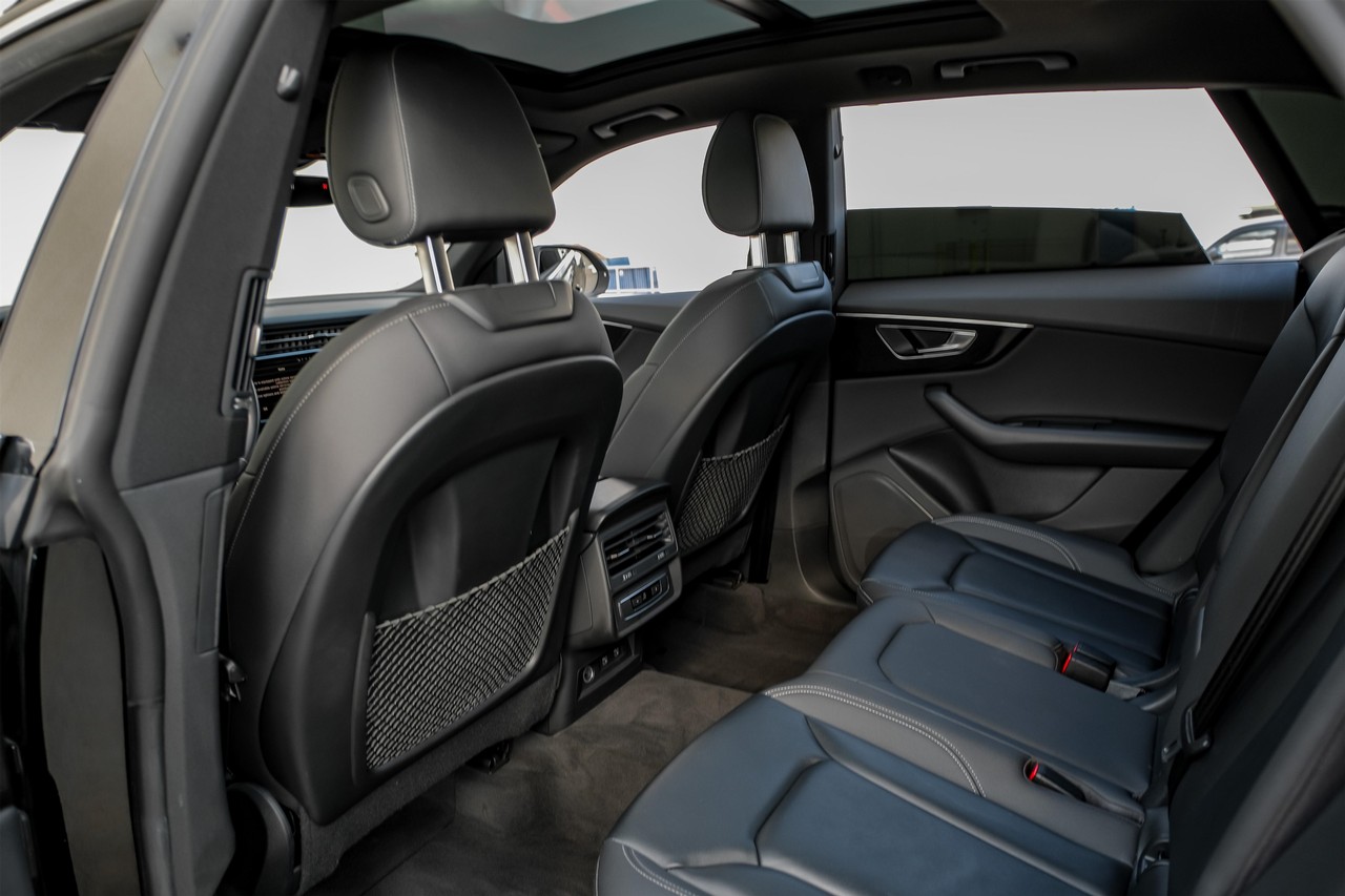 Audi Q8 Vehicle Main Gallery Image 36