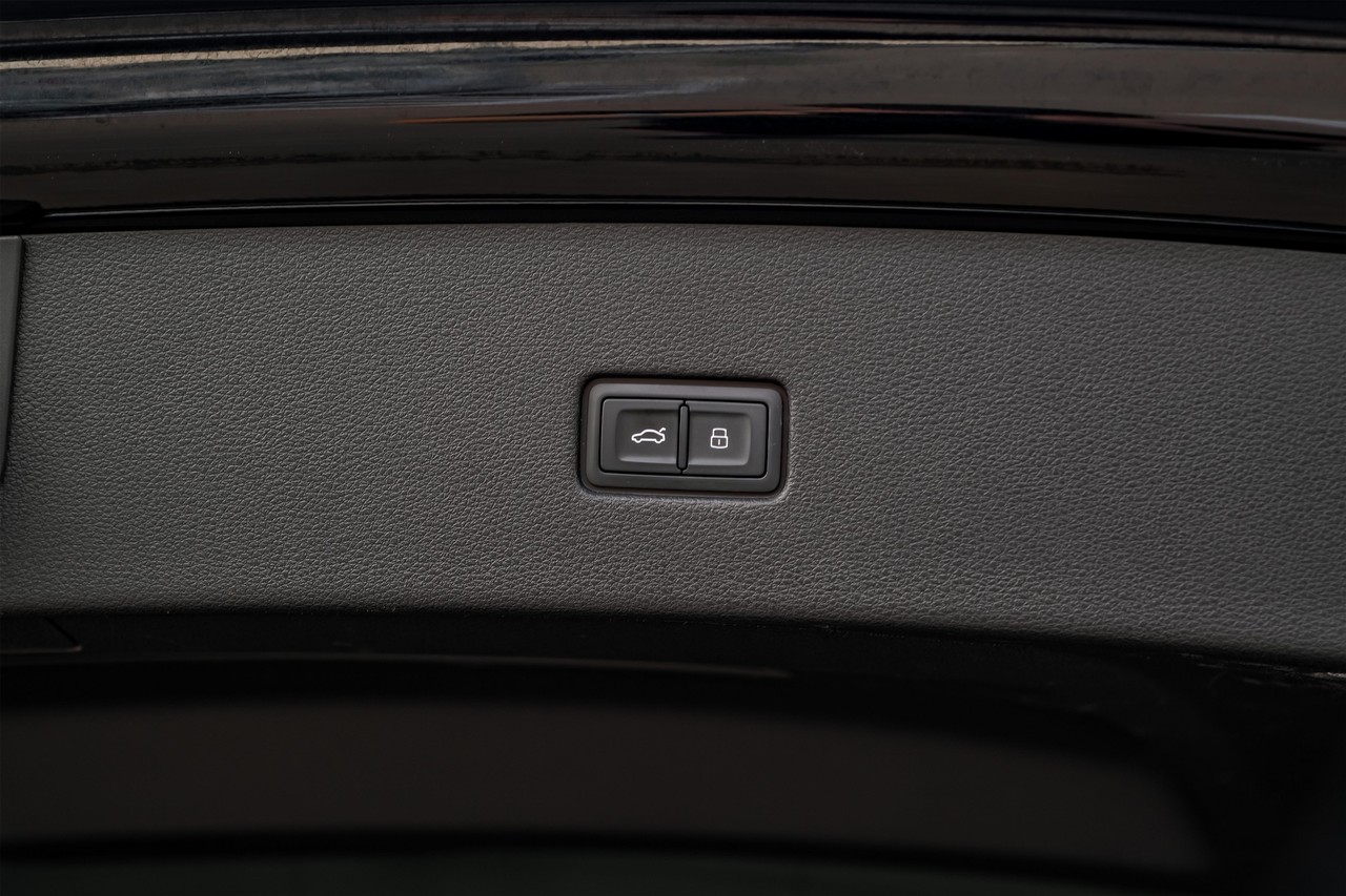 Audi Q8 Vehicle Main Gallery Image 49
