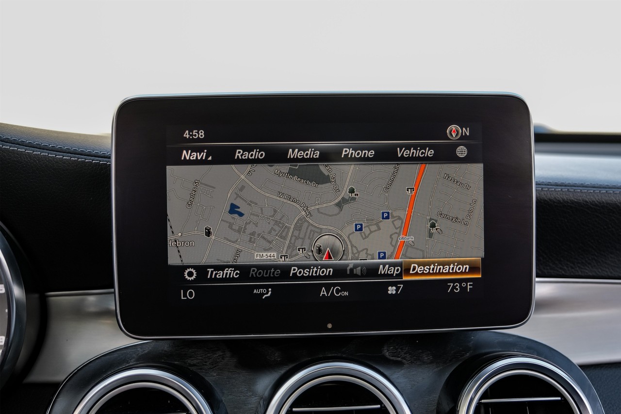 Mercedes-Benz GLC Vehicle Main Gallery Image 23