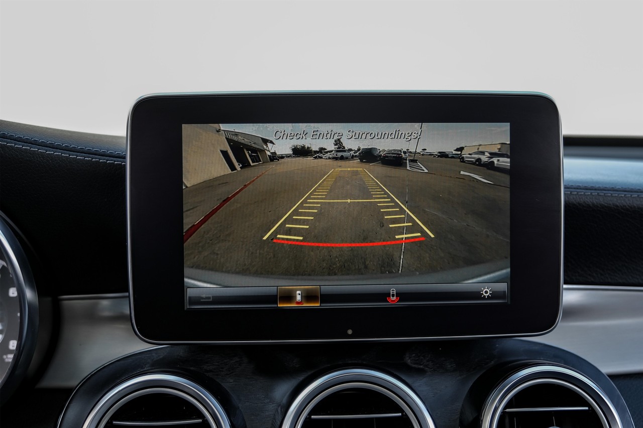 Mercedes-Benz GLC Vehicle Main Gallery Image 24