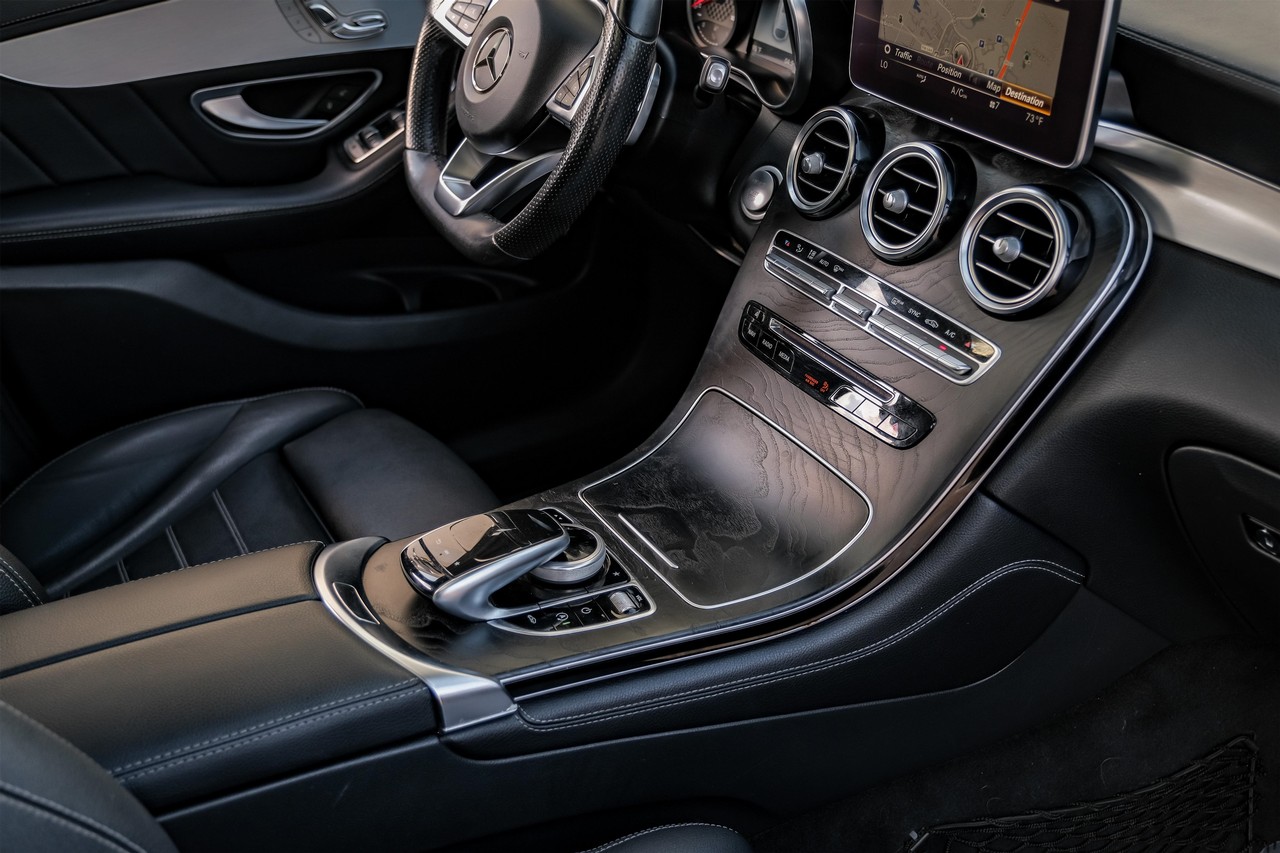 Mercedes-Benz GLC Vehicle Main Gallery Image 25