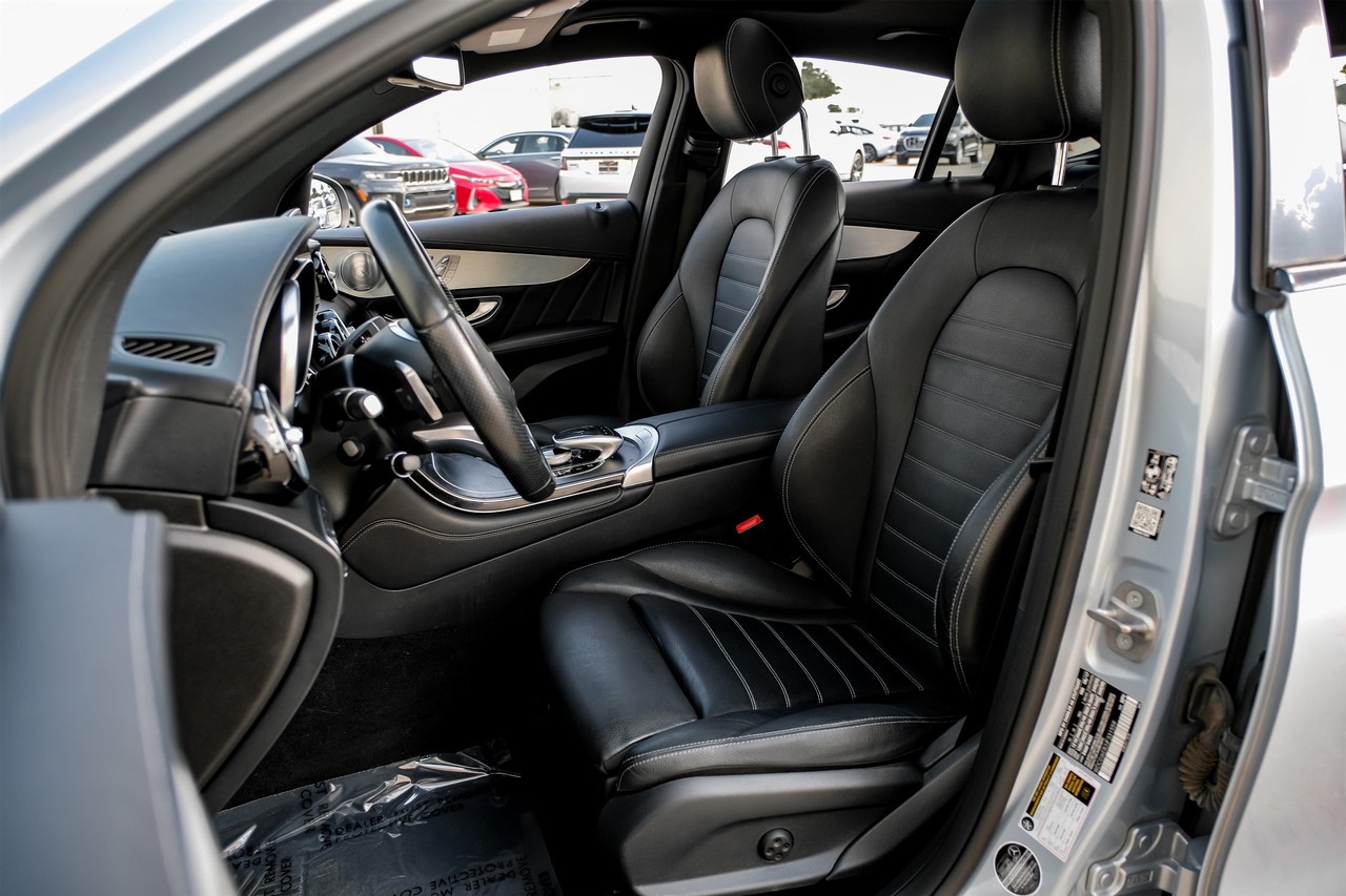 Mercedes-Benz GLC Vehicle Main Gallery Image 30