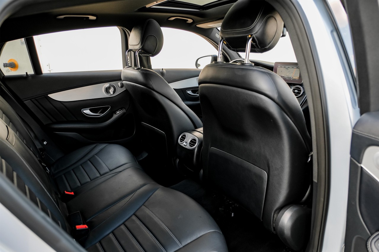 Mercedes-Benz GLC Vehicle Main Gallery Image 32