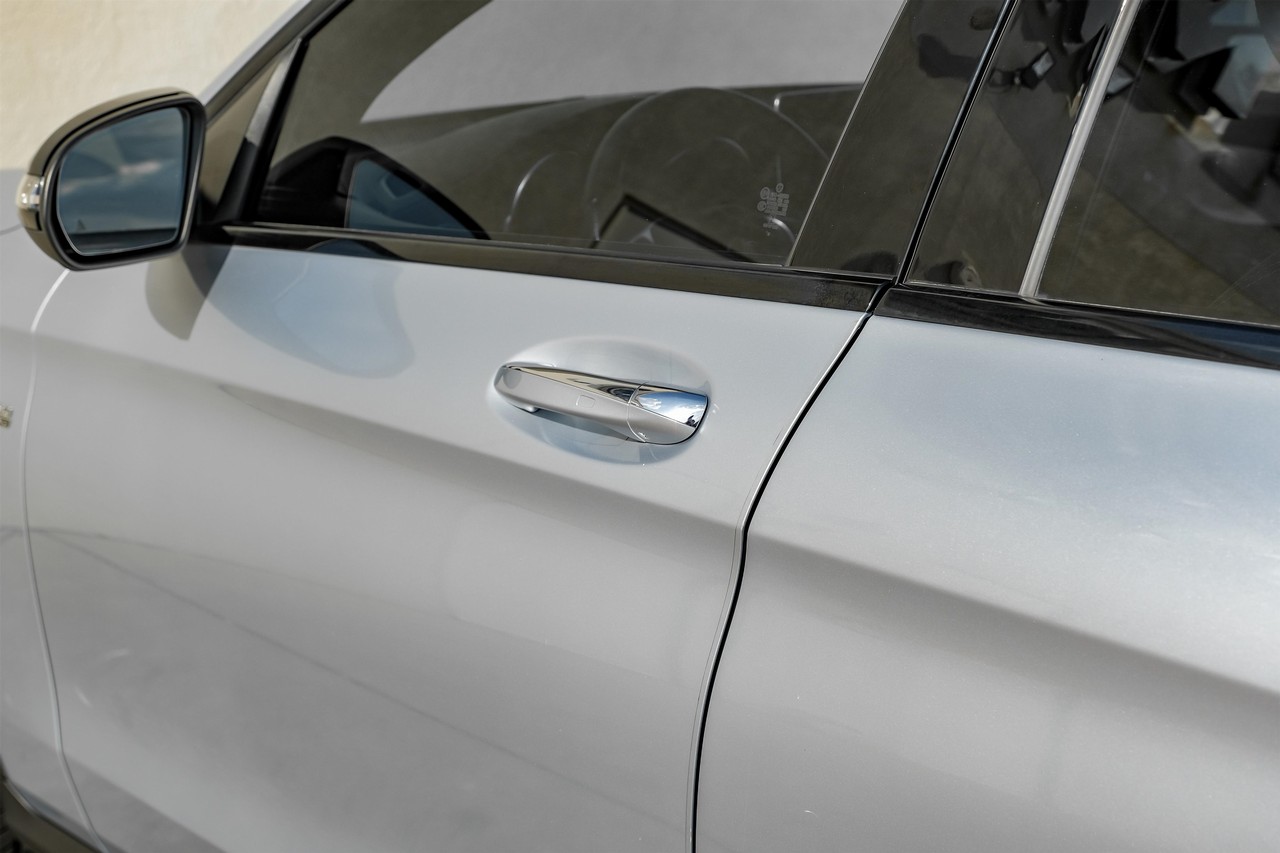 Mercedes-Benz GLC Vehicle Main Gallery Image 36