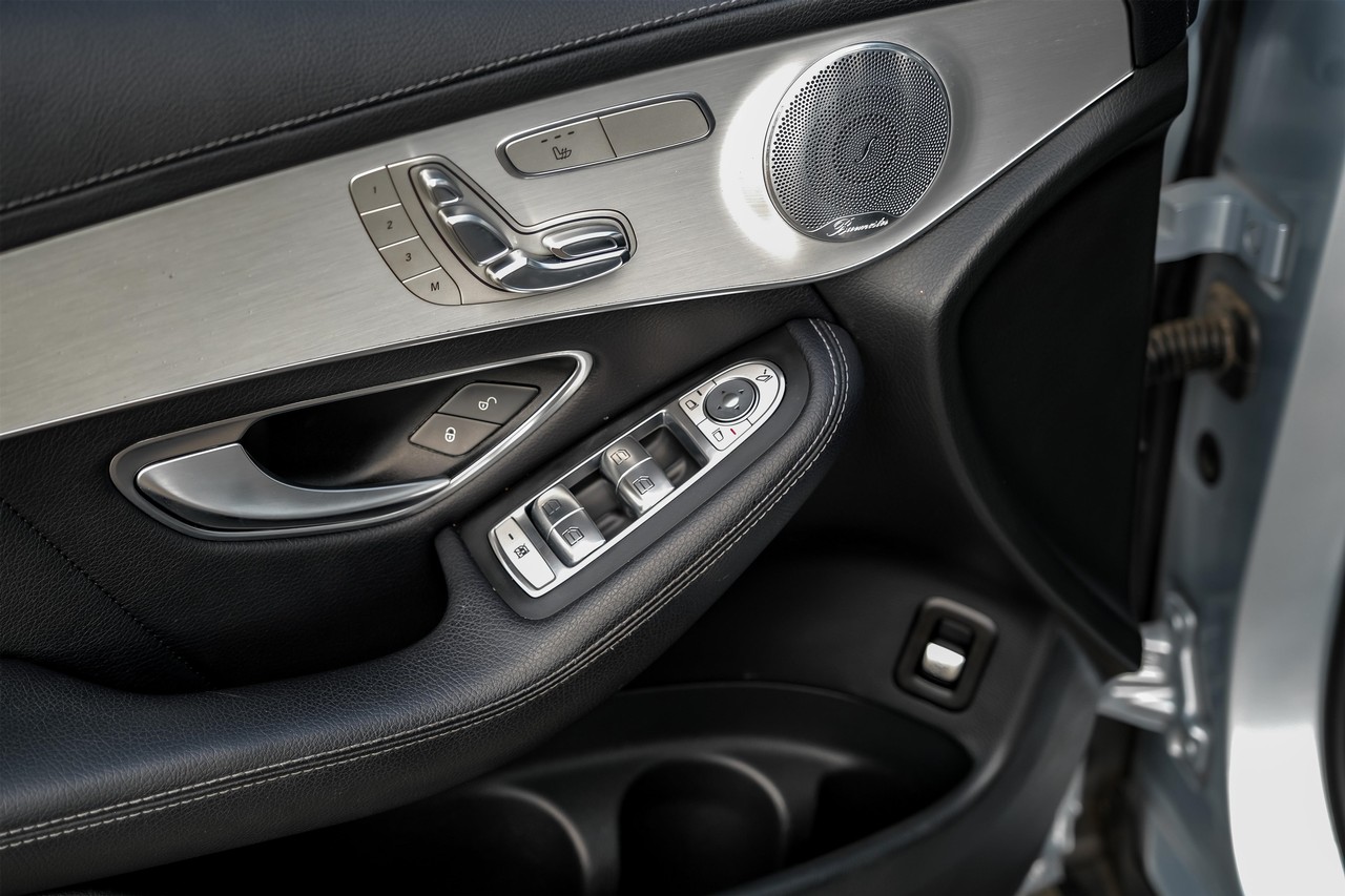Mercedes-Benz GLC Vehicle Main Gallery Image 38