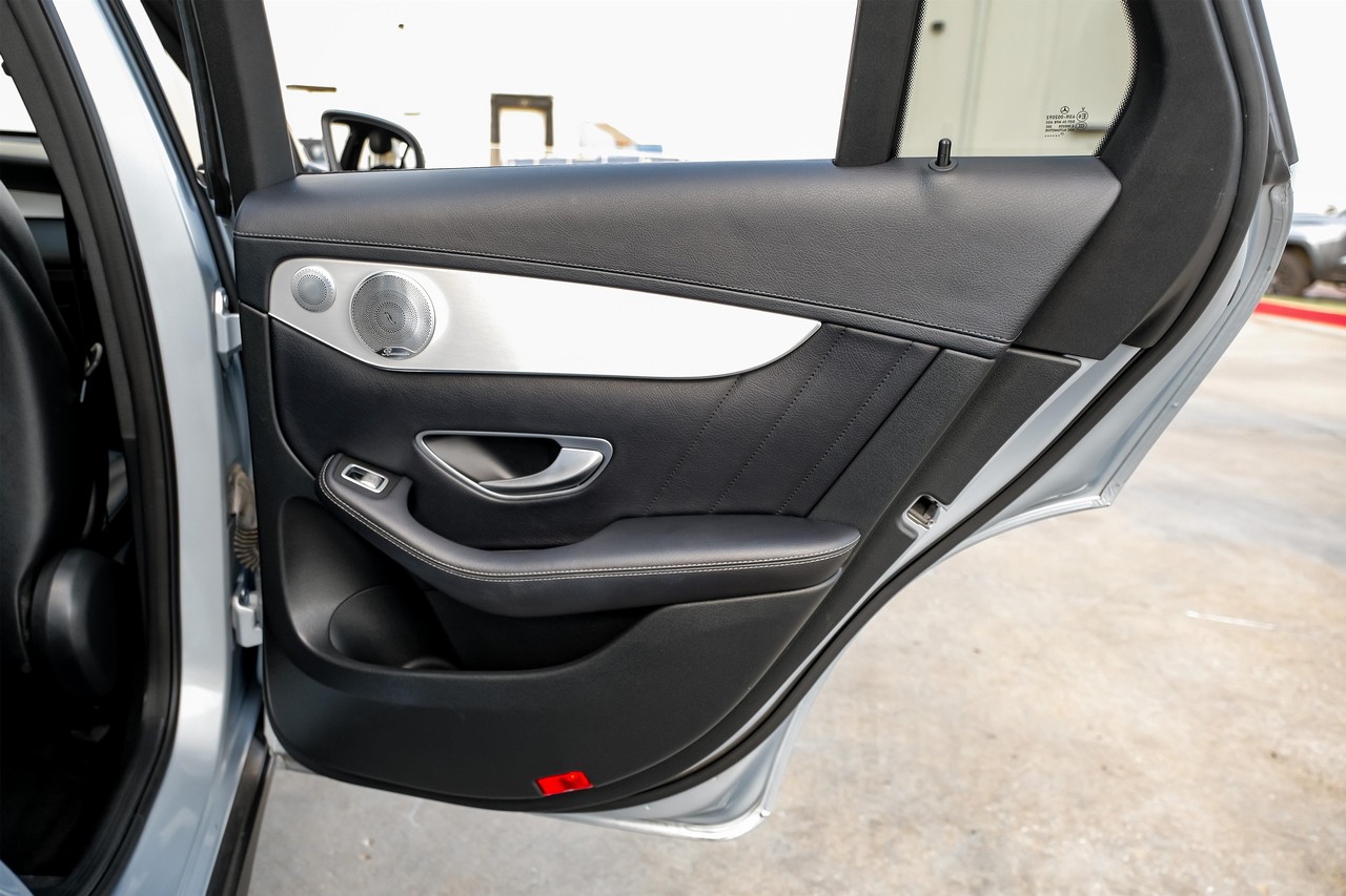 Mercedes-Benz GLC Vehicle Main Gallery Image 43