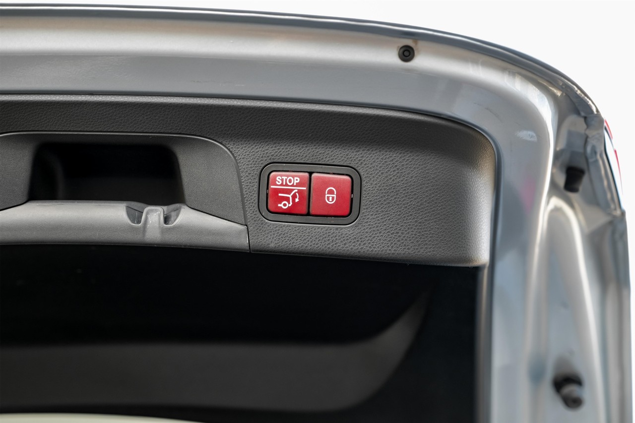 Mercedes-Benz GLC Vehicle Main Gallery Image 48